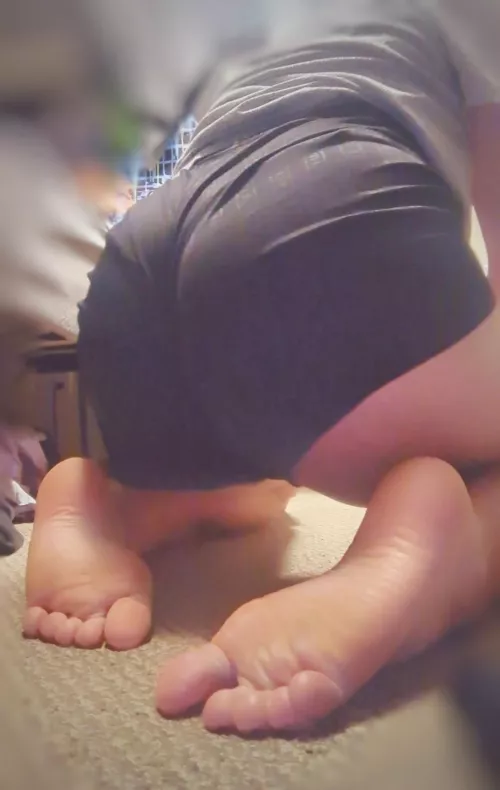 jiggly booty + thicc soles? 😈