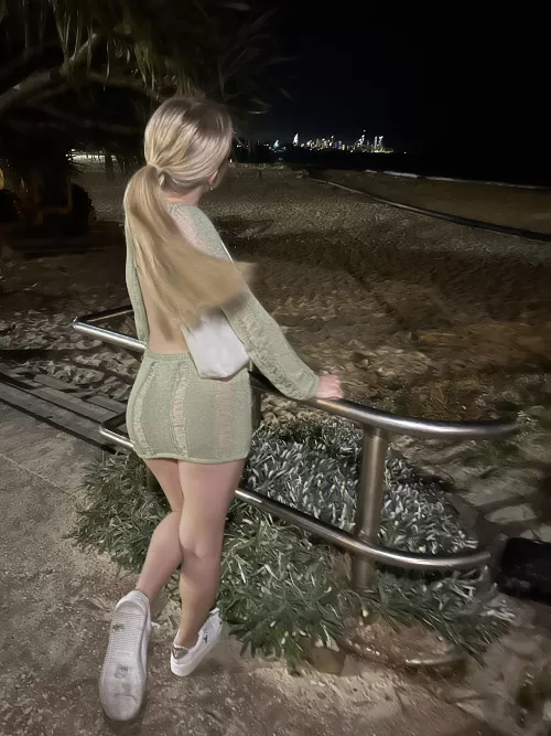 Open back moment😍