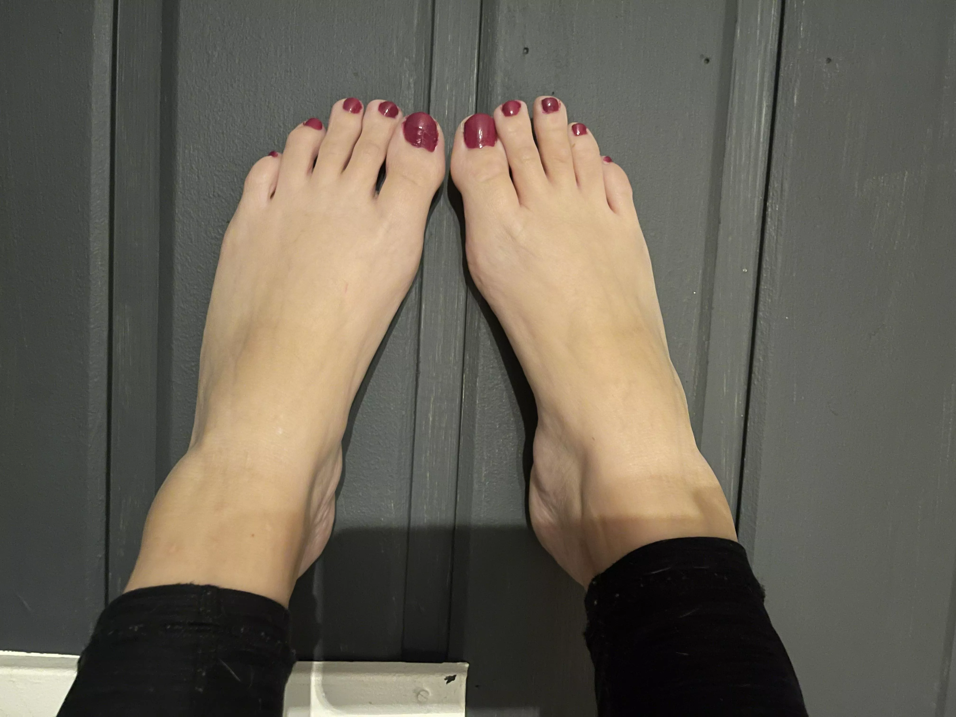 Really need a nice 🍆 between my feet