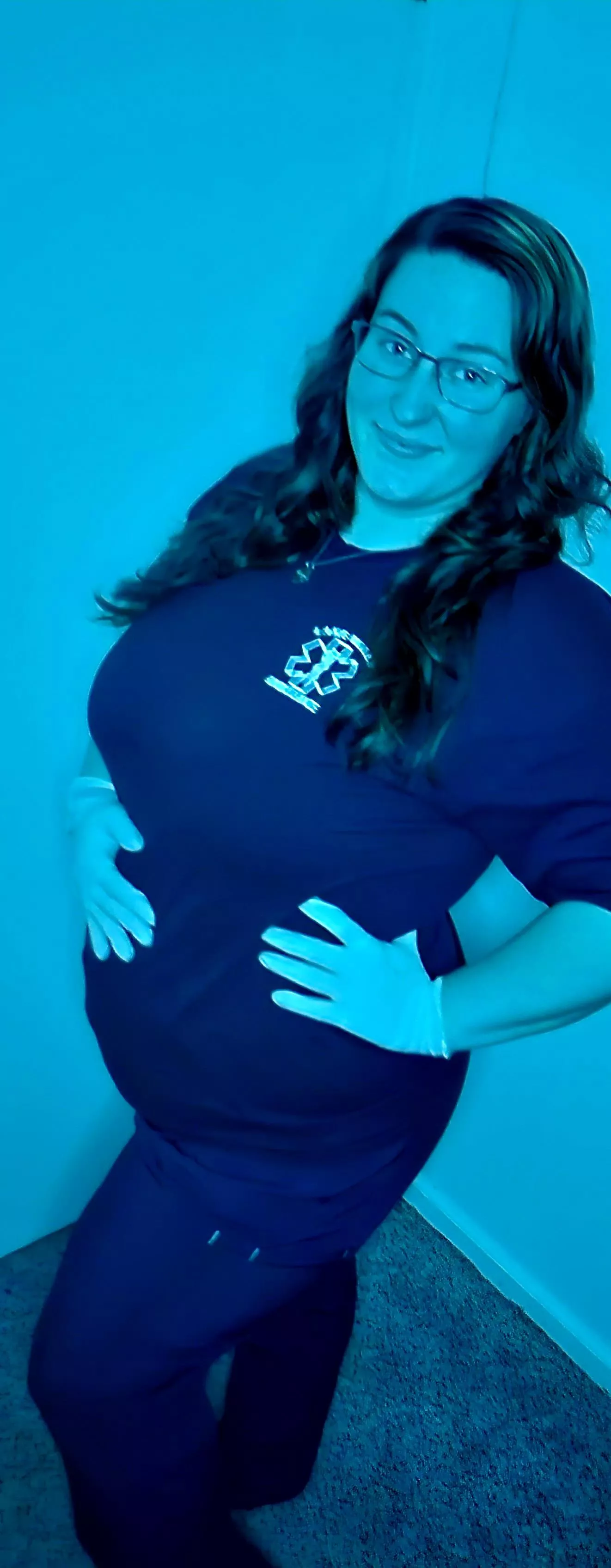 Should I post some without the shirt?? 😌