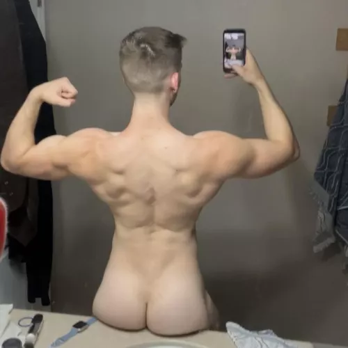 Someone want a muscle bottom?