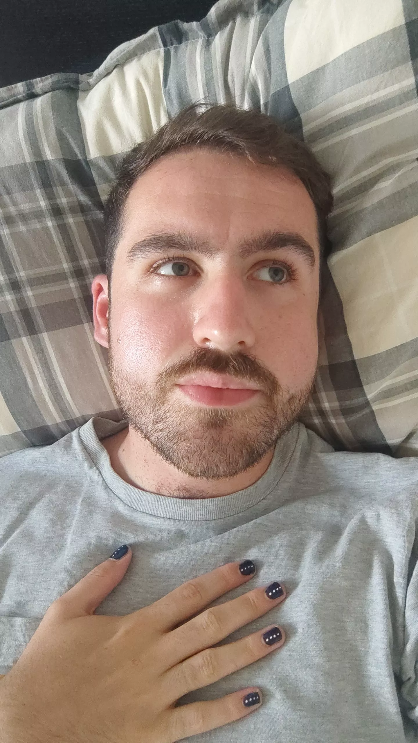 who wants to play Rocket league with me 👀