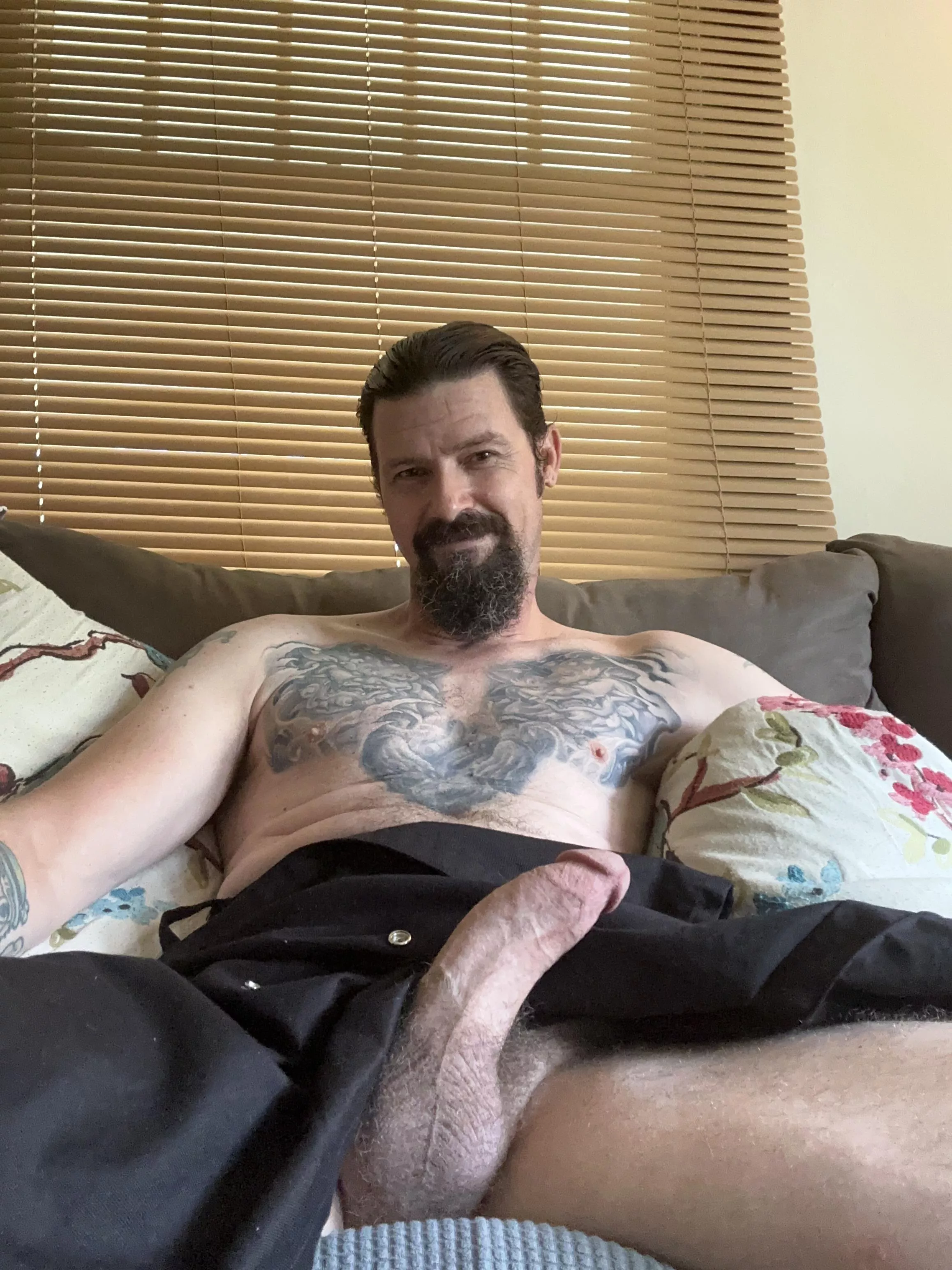 Who wants to relax with this (43) daddy on this Sunday?
