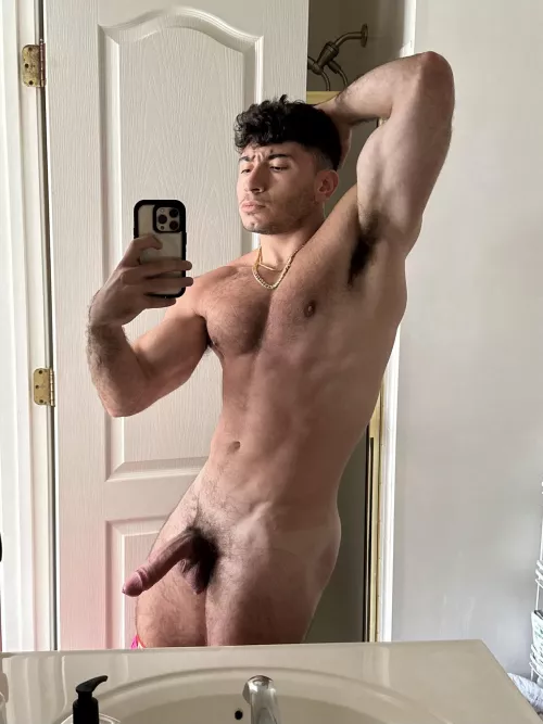 Who’s sniffing my alpha pits?