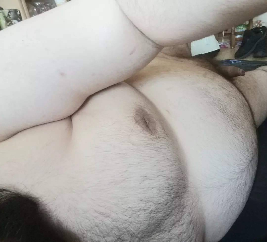 [21] my dick Is the whole time flaccid.. But my belly huge asf~