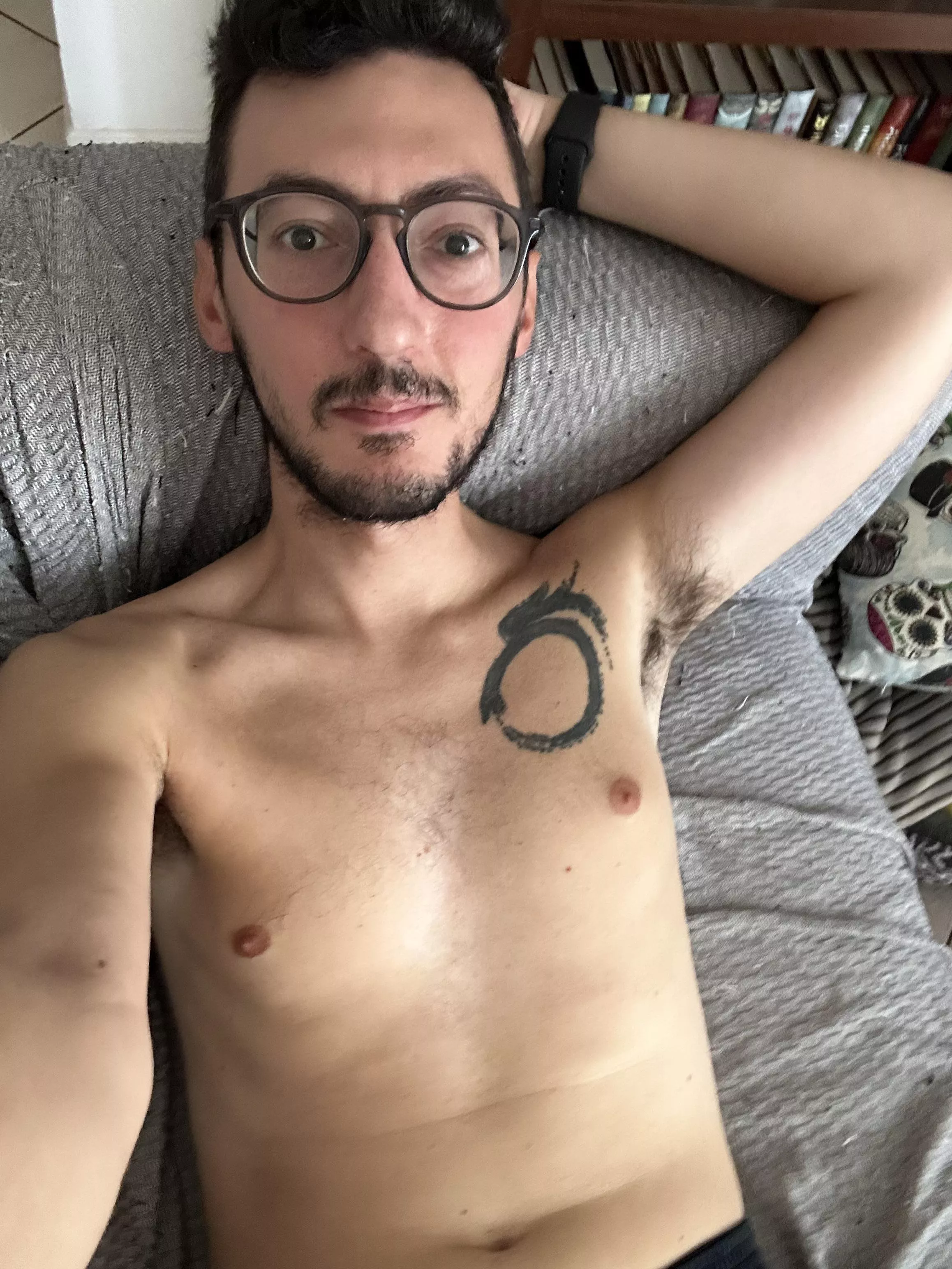 31 chilling on the couch - I love to cuddle :) HMU if you want to chat (but have something to say, pls)
