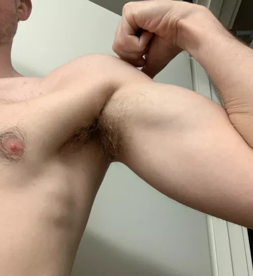31 [M4M] hung but looking to compare against a bigger alpha cock. Send asl. Snap: lmkay_825