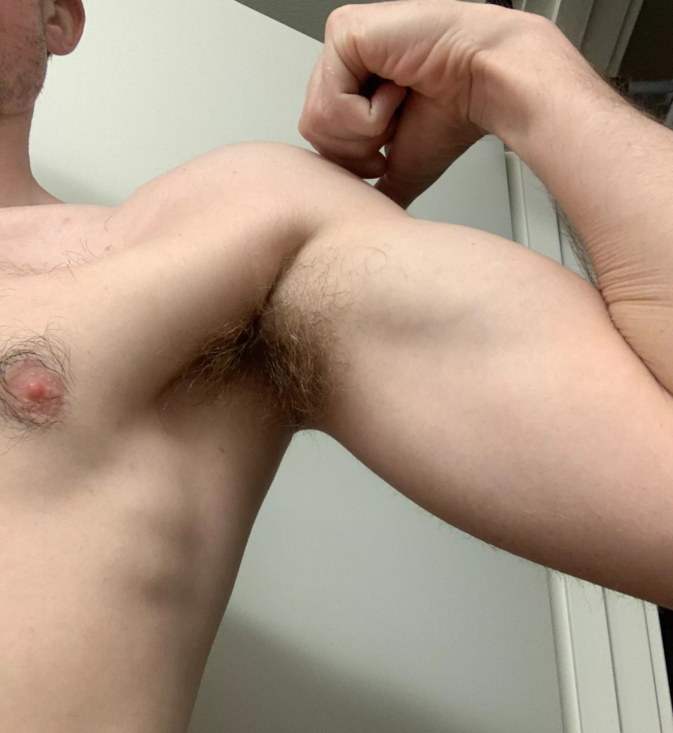 31 [M4M] hung but looking to compare against a bigger alpha cock. Send asl. Snap: lmkay_825