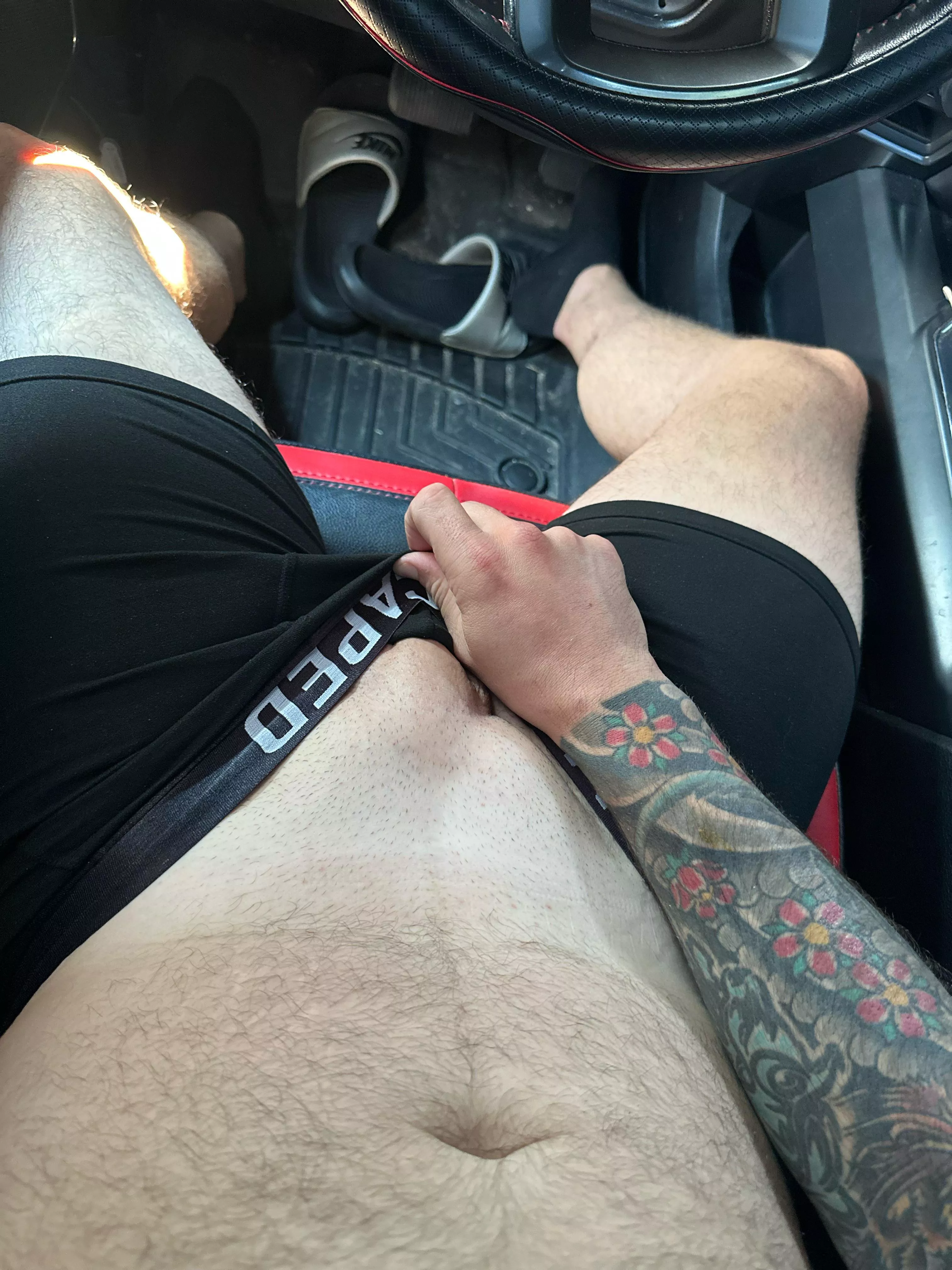 (32) so horny on my break 😈😩 dms open!!