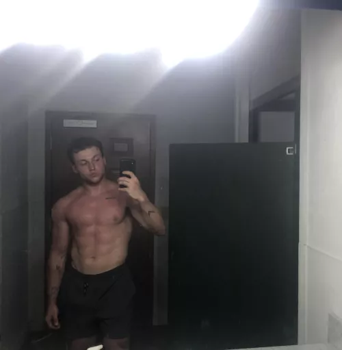 A little sunburn never hurt anyone 😏