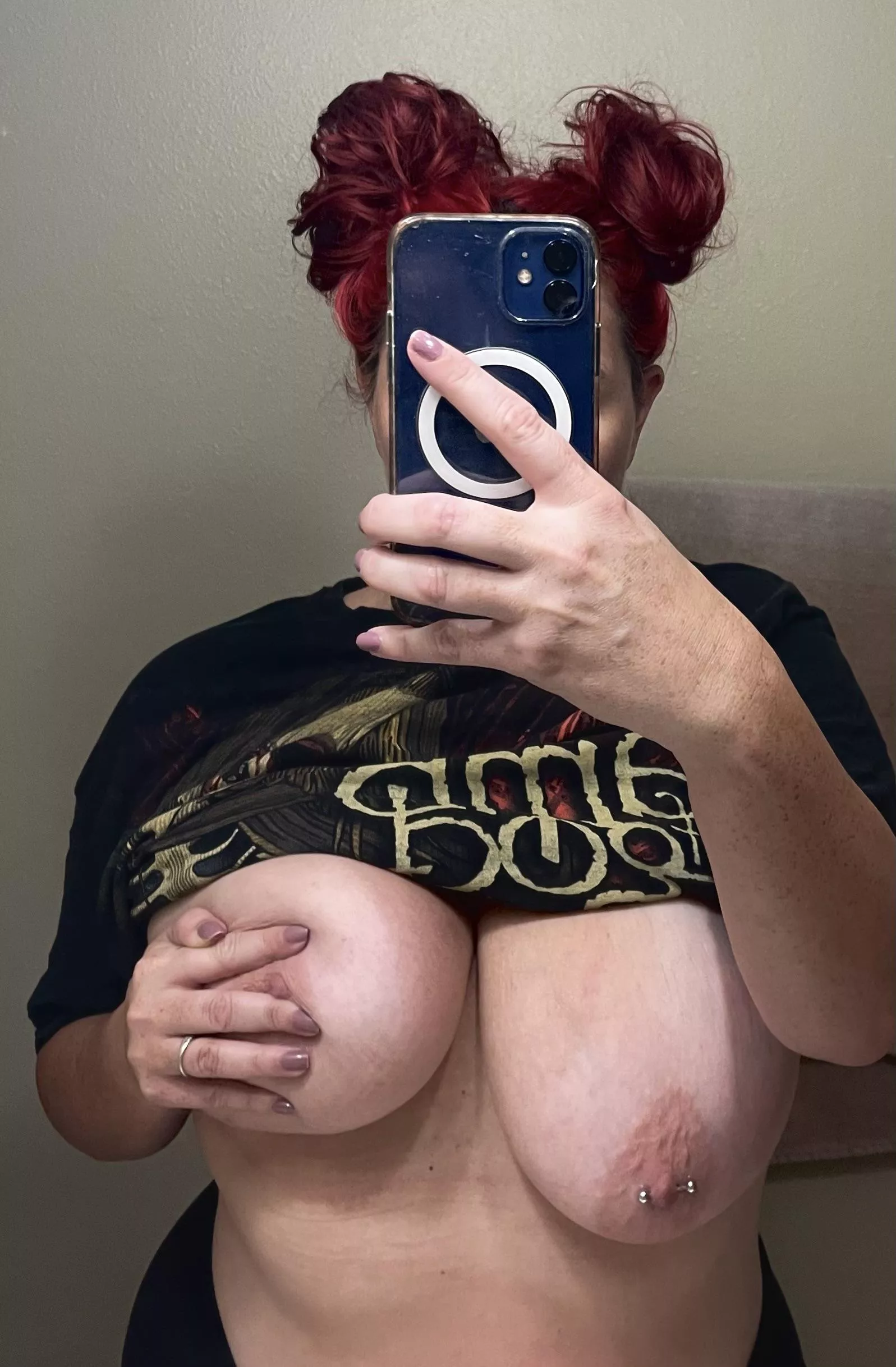 Been in a Trivium kick lately. Maybe I need a new shirt 💋