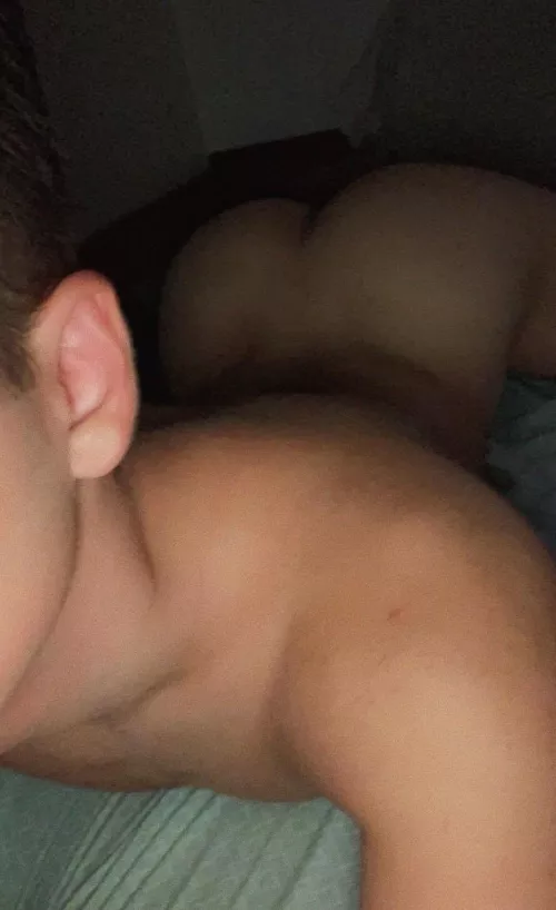 craving someone’s hands aggressively grabbing me by the hips :/ [21]