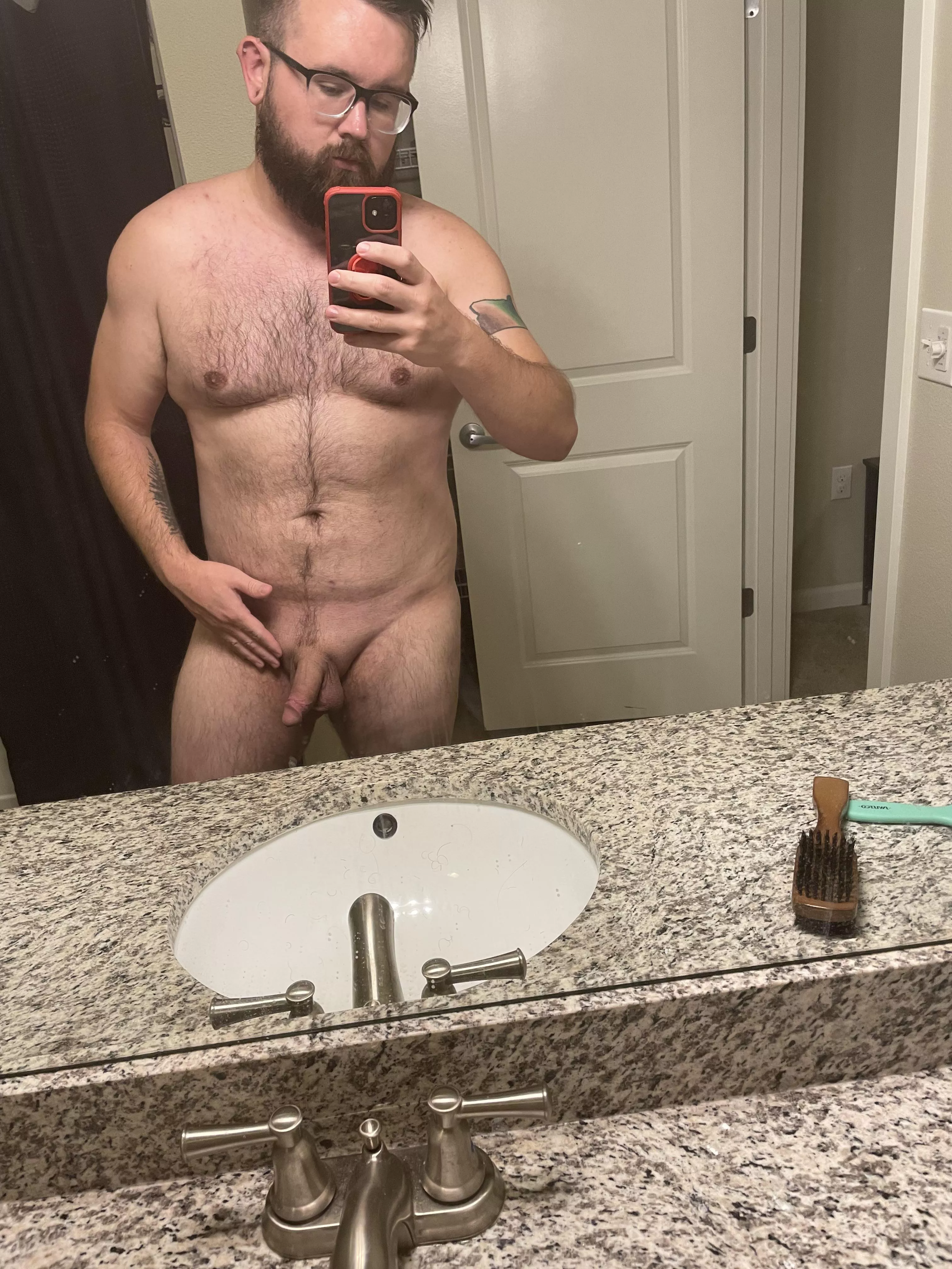 Half boner but a pretty full beard 😉