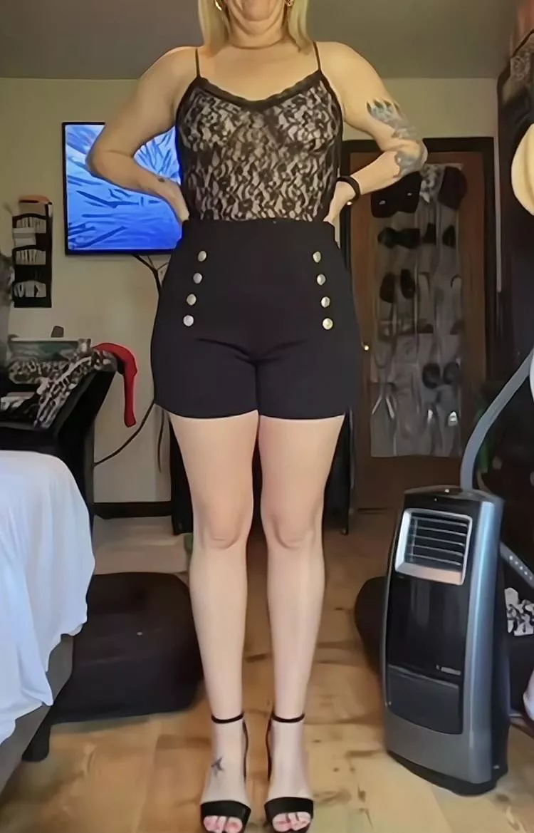 How is this outfit/ heels combo?