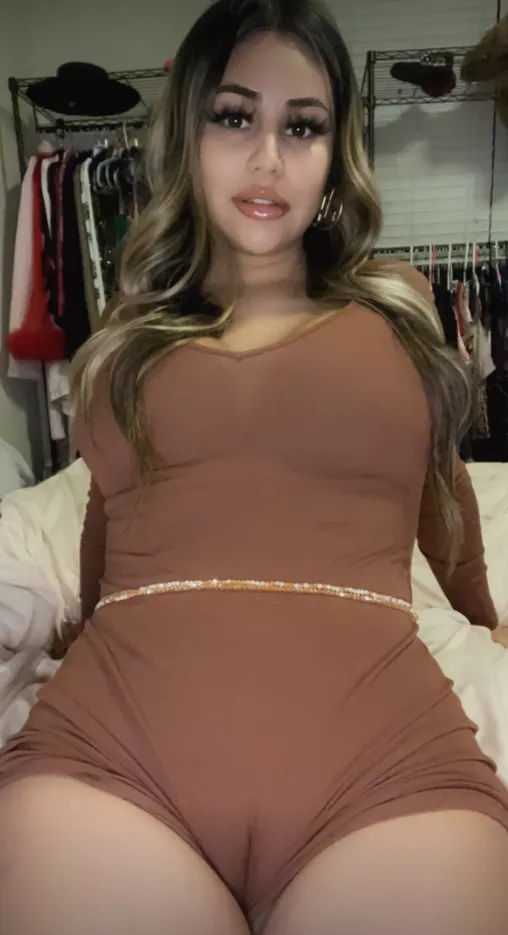 I can't hide a pussy this fat