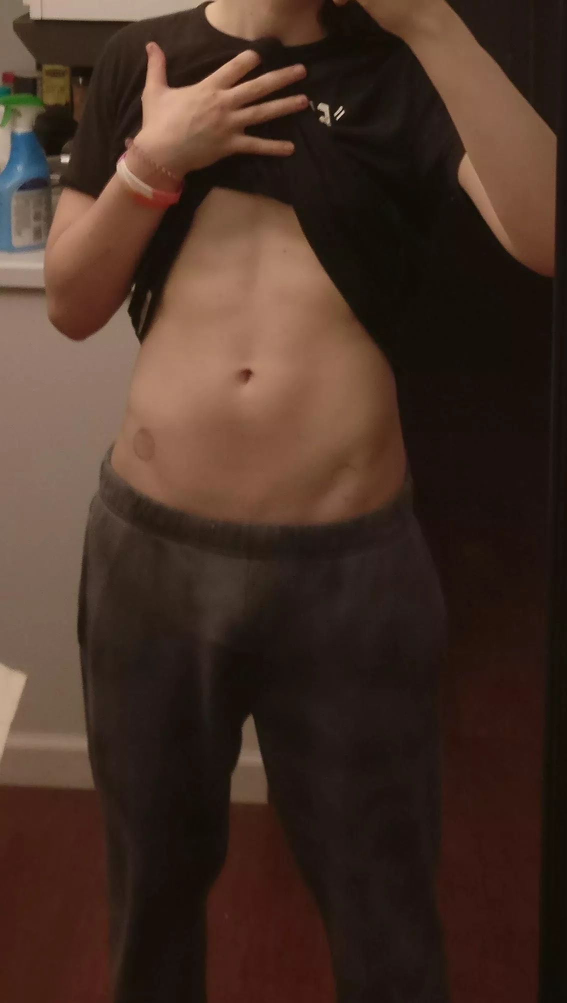 if i was ur gf would u think im cute in sweatpants 🥺🥺🥺🥺