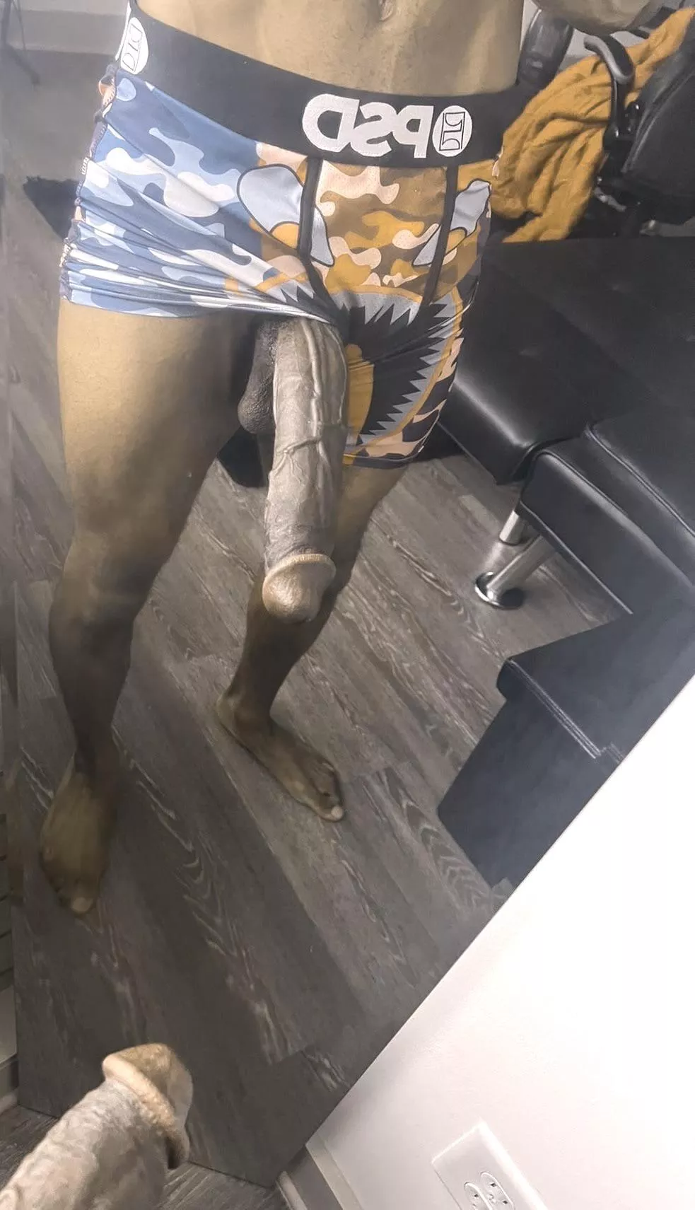 It’s scary MASSIVE some morning 🙃 lol I MIGHT as well stop wearing underwear if im awakened to this view .🥴🫣