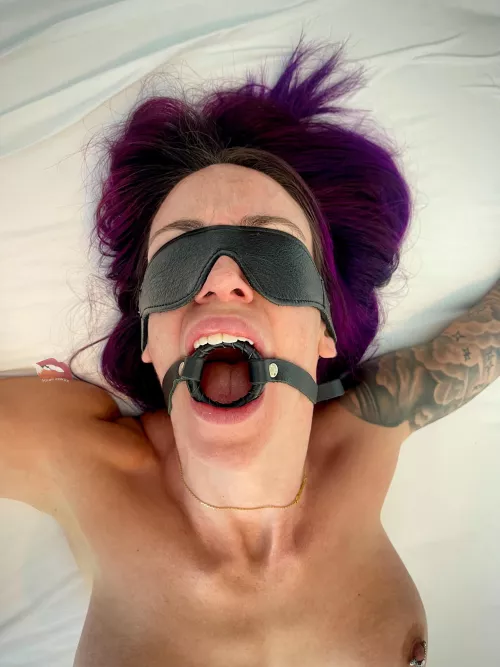 Make me feel helpless. [f]