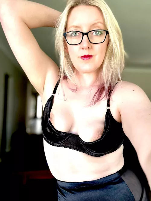 My warning sign reads ‘slippery when wet’, what does your say? (F)