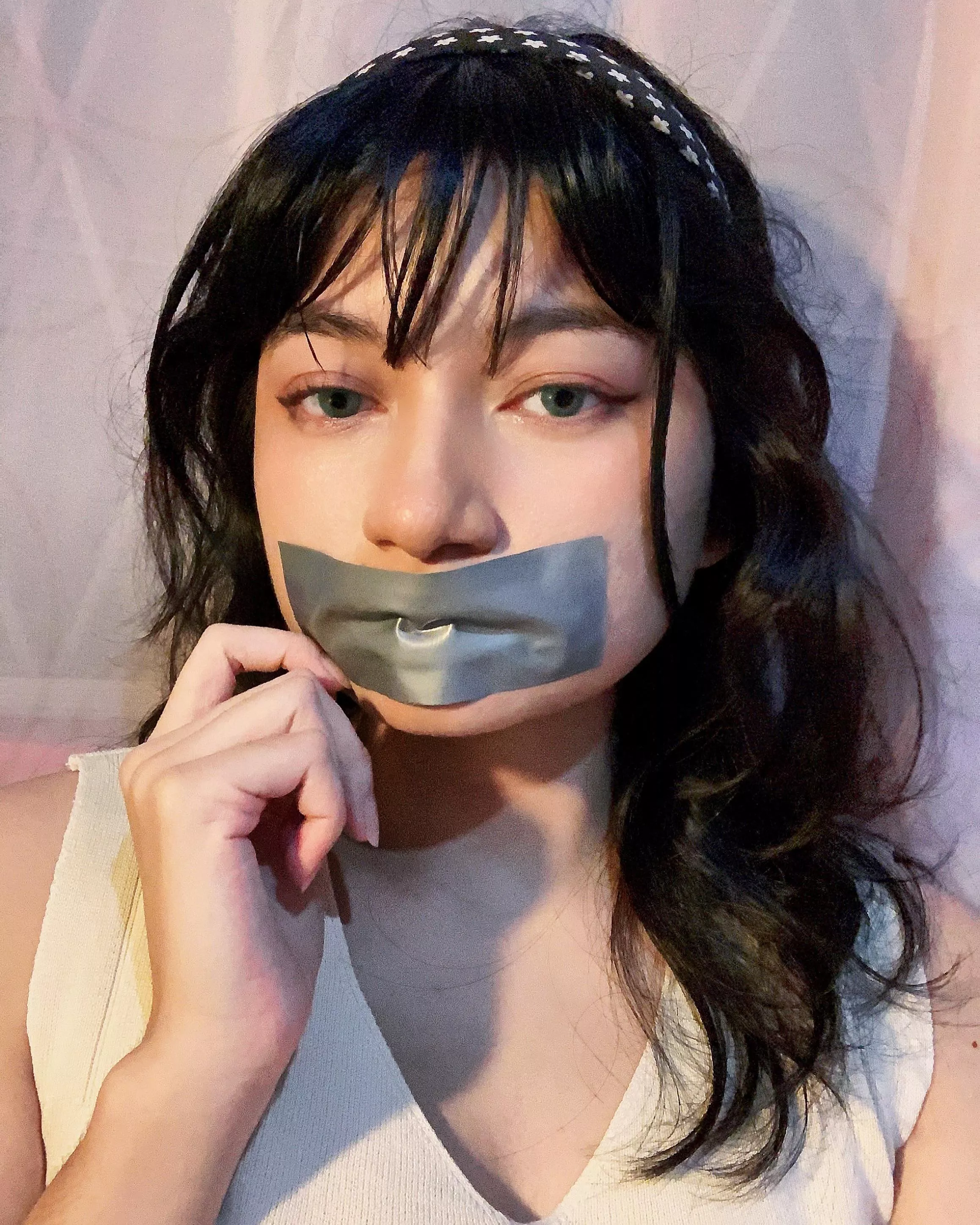 Try not to get lost in those eyes or lip print 🥰😍