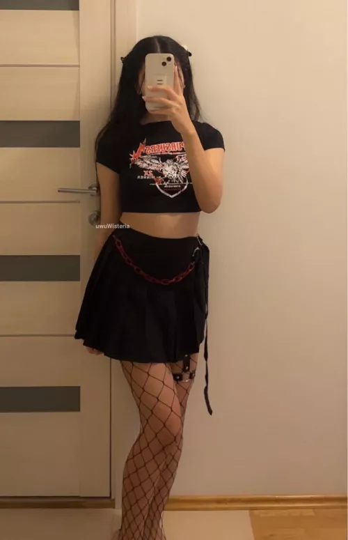 what do you think of large fishnets? ☺️