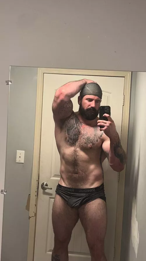Who’s got a thing for hairy dads?