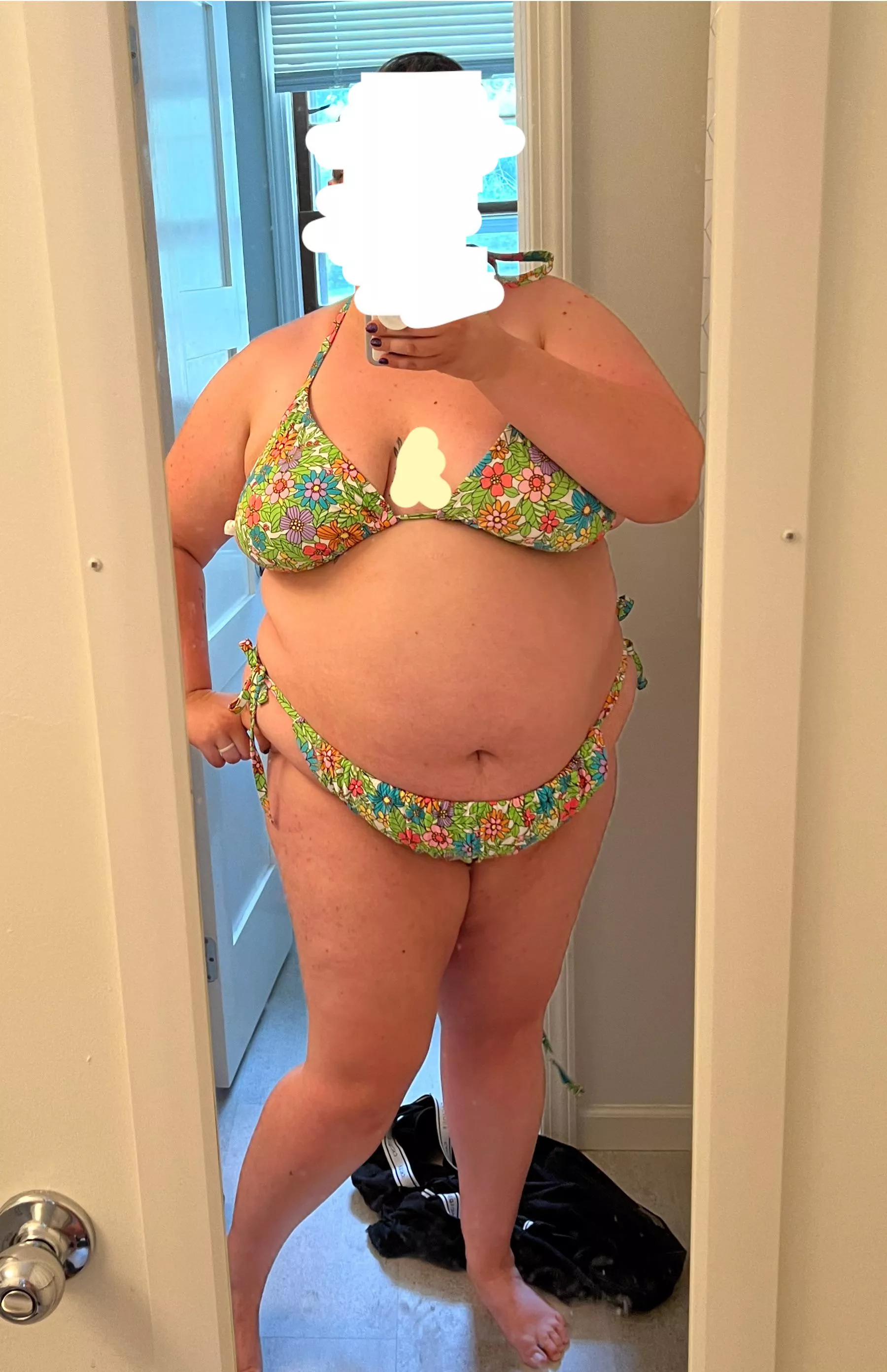 Would you chat up this MILF at the pool?