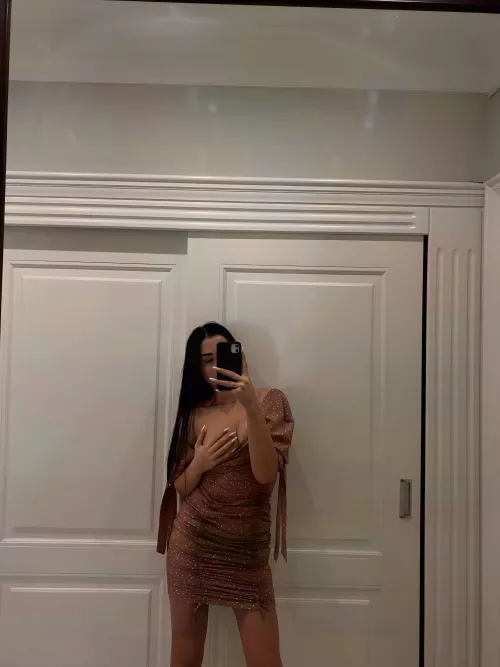 Any older men here that want to fuck me raw ?