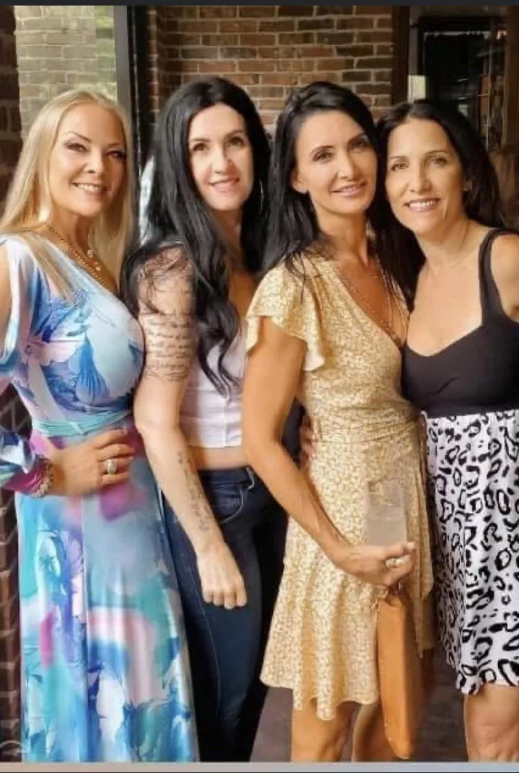 Aunt Upstaged Sister and Nieces