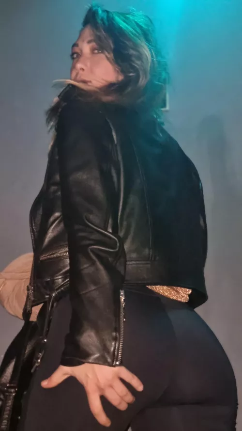 Bet you wanna taste my apple but