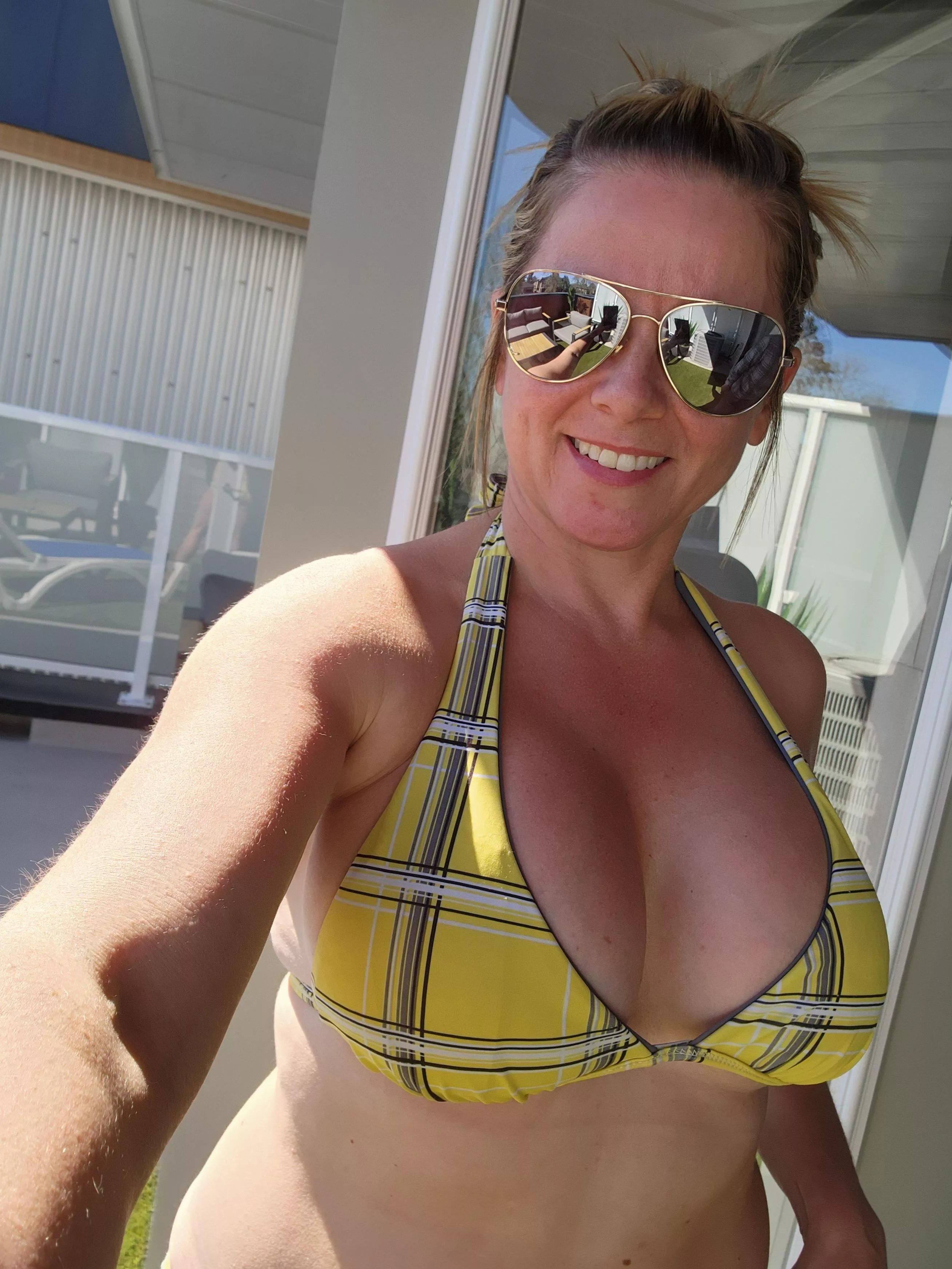 Guys sometimes say im hot, lol