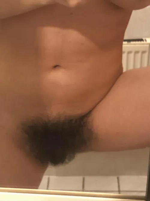 hairier than ever✌🏼