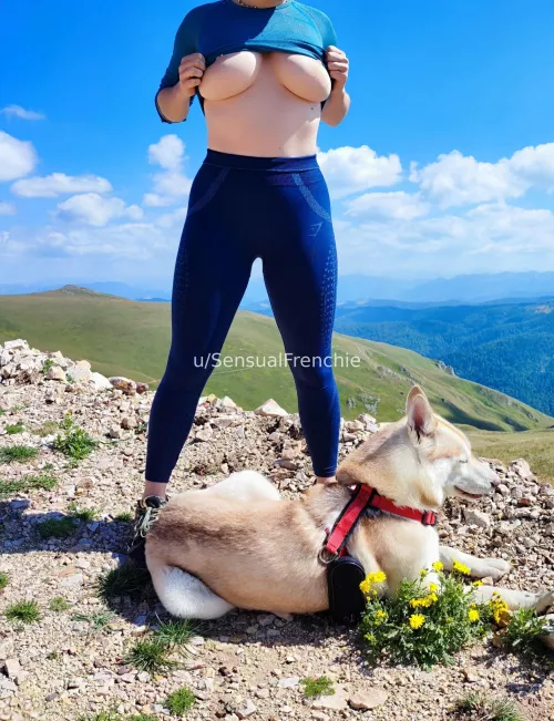 huskies, titties and mountains. What more could you need?