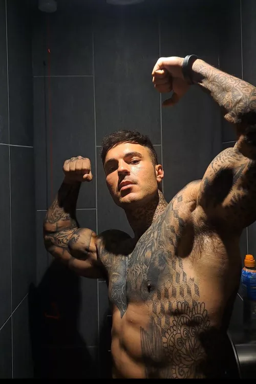 I deserve to be worshipped. Do you agree? ;)