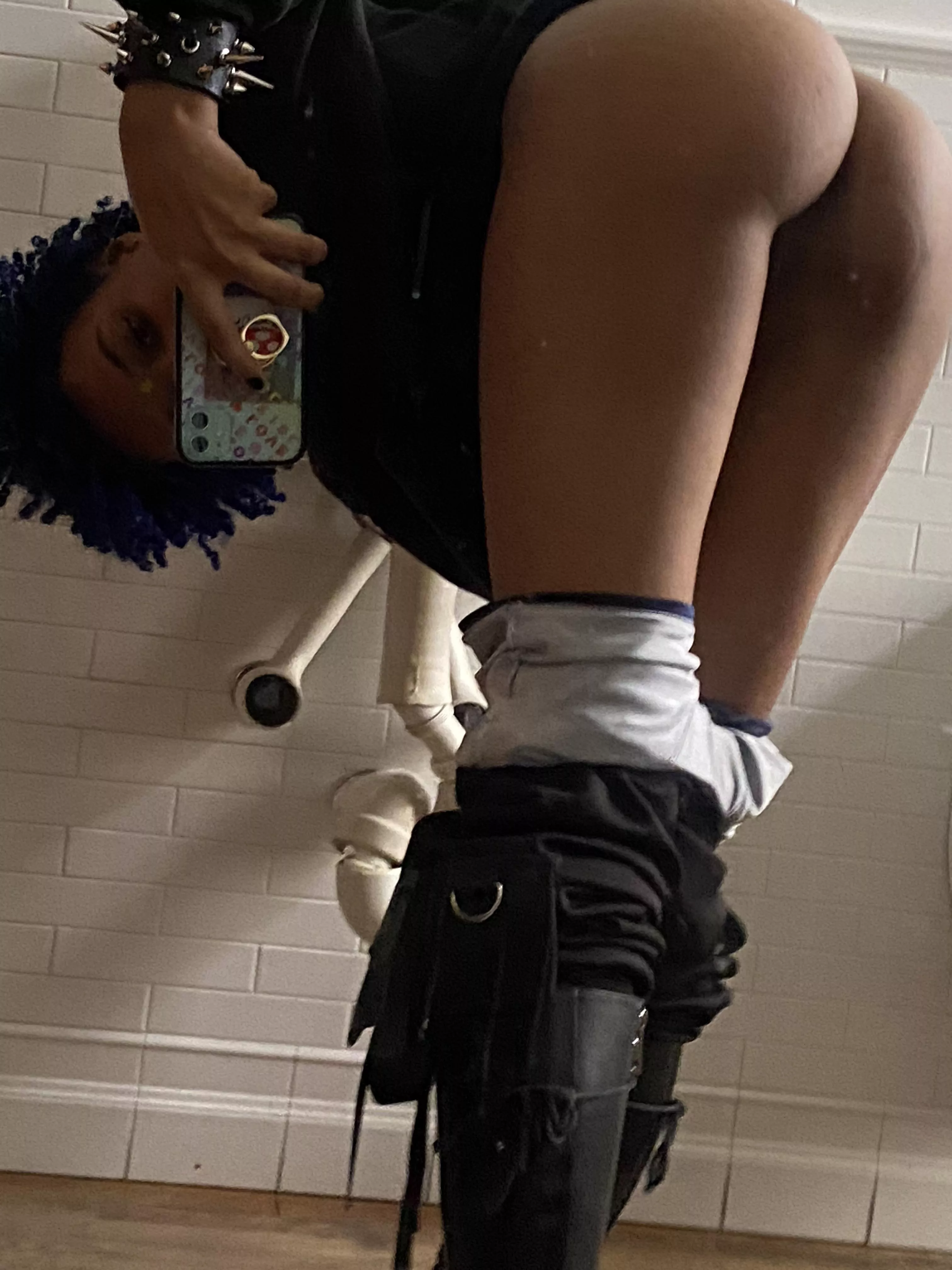 Kiss my ass 🥰he/him