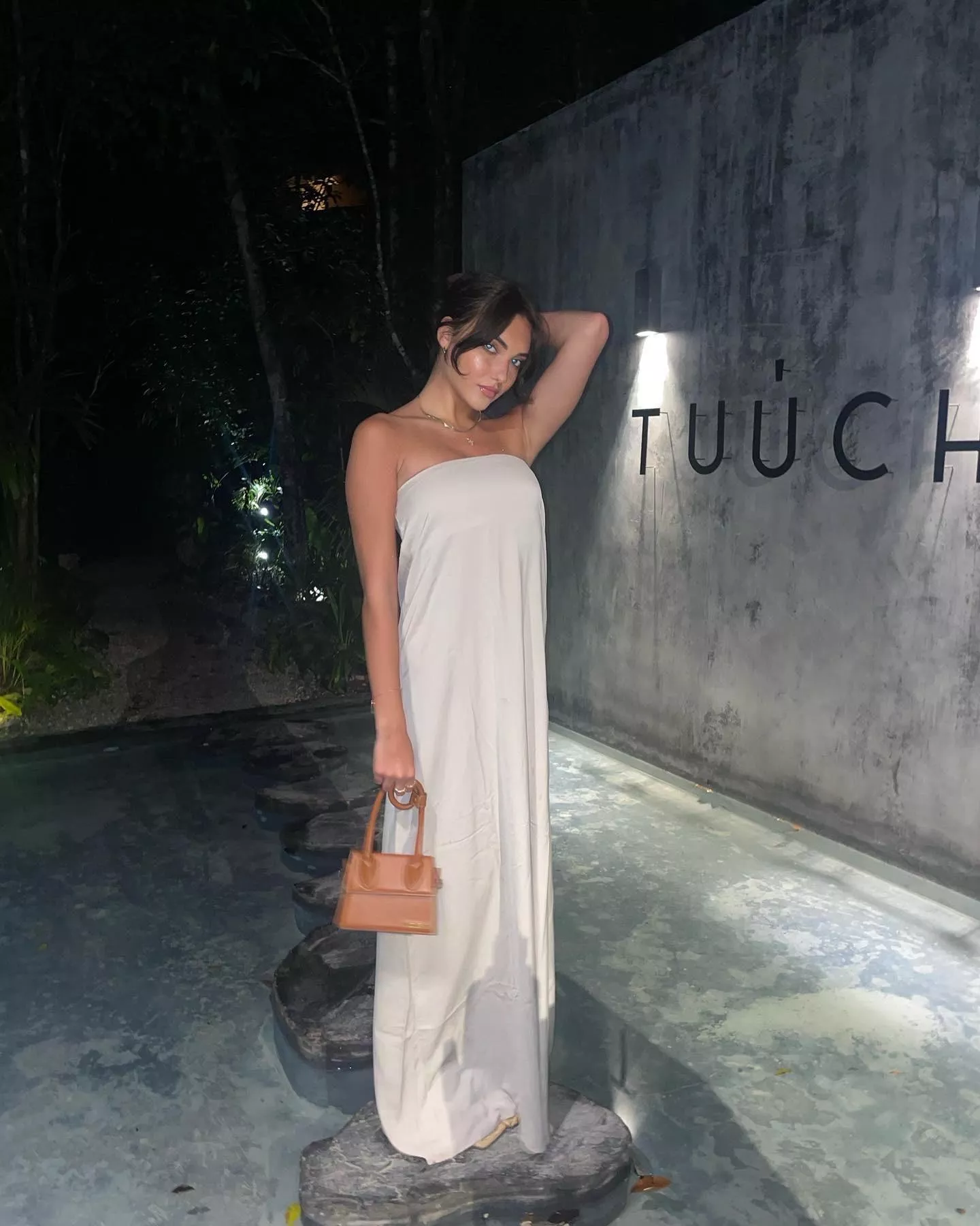 Let me be your hot date