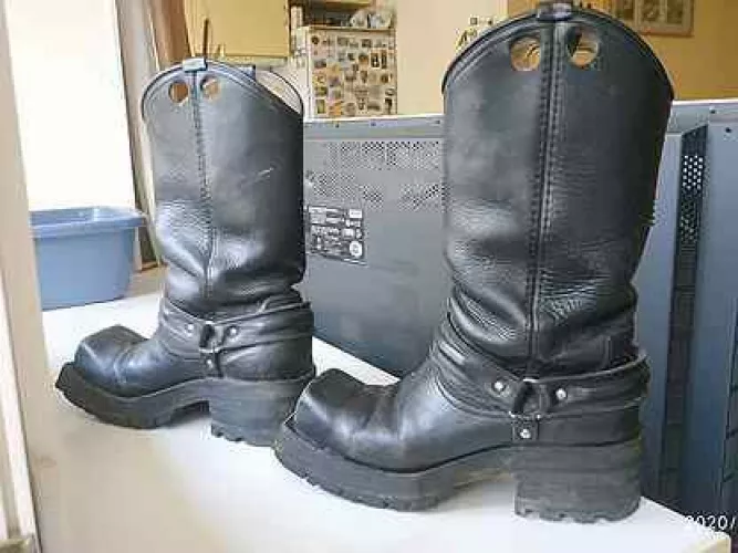 Looking for this pair of harness biker boots - please tell me what brand/model. Thanks a lot!