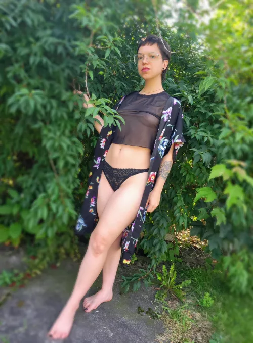 Meet me in the backyard 🌿☘️