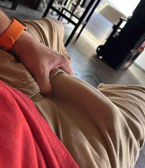 Meet me in the garage, comment to see it unclothed in you DMs