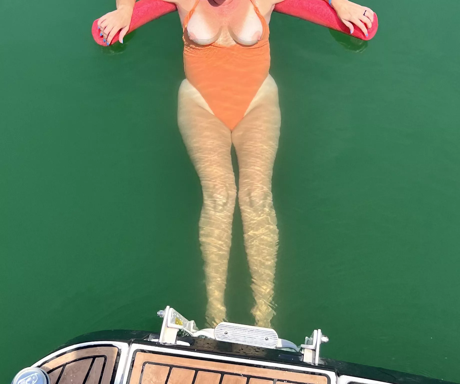 Perfect day on the lake (F)