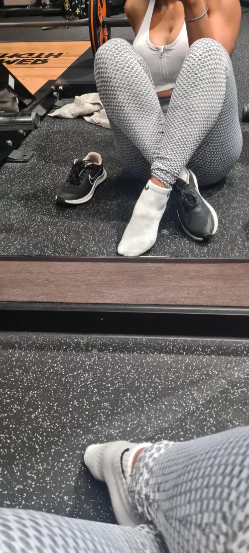 Perfect sweaty socks [F]