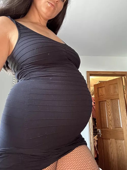 Pregnant Goddess is available for custom [vid], [sext], [pic], worship sessions, edging, fetish friendly.