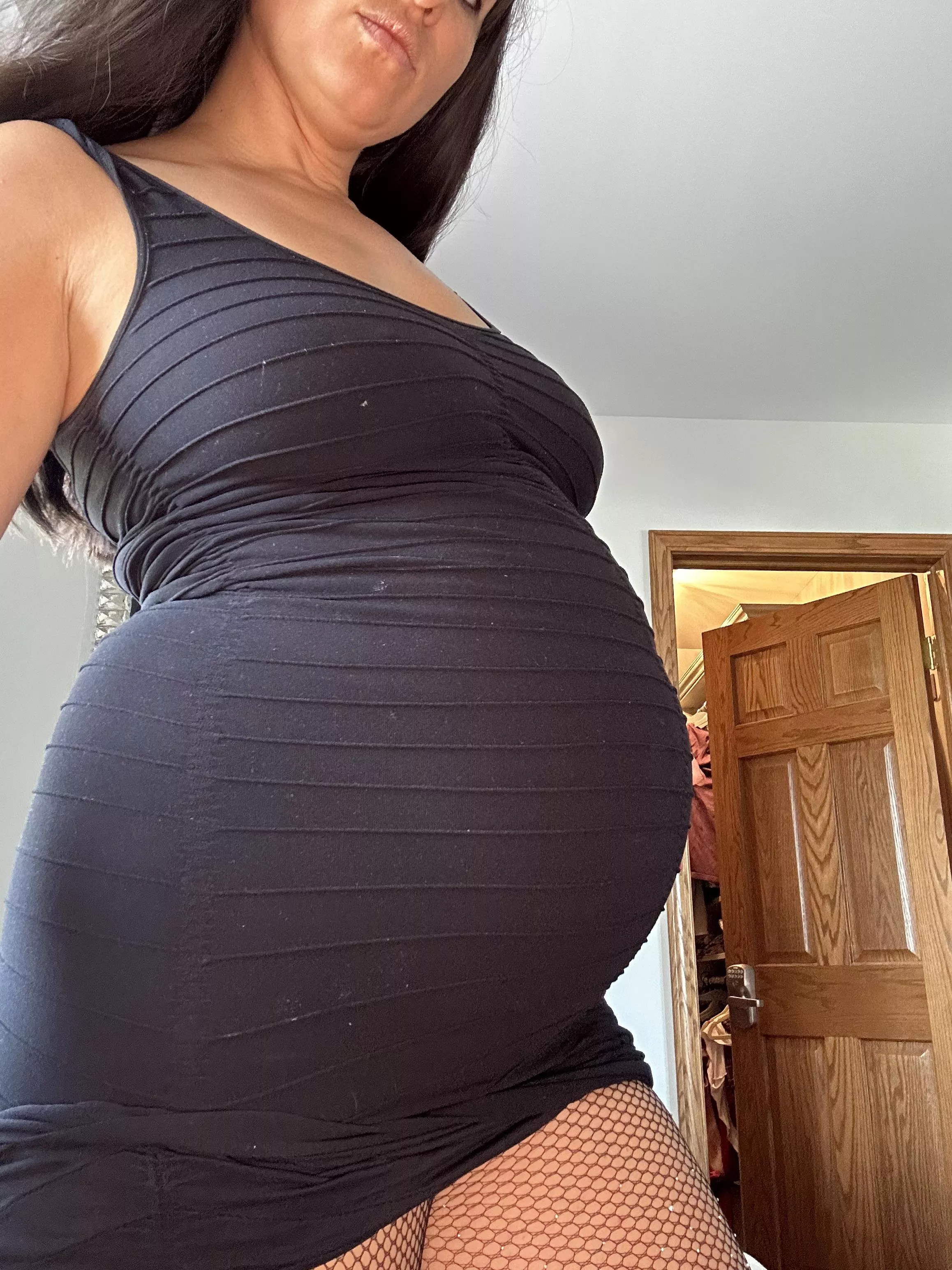 Pregnant Goddess is available for custom [vid], [sext], [pic], worship sessions, edging, fetish friendly.