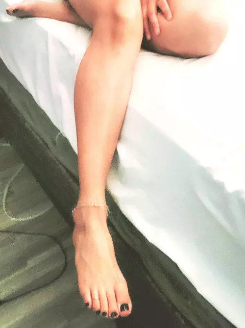 Put my toes in your mouth. 😘