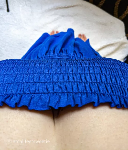 This dress falls down easily