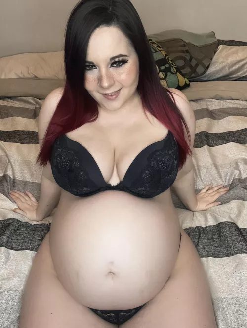 This pregnant girl could use a good fucking right now