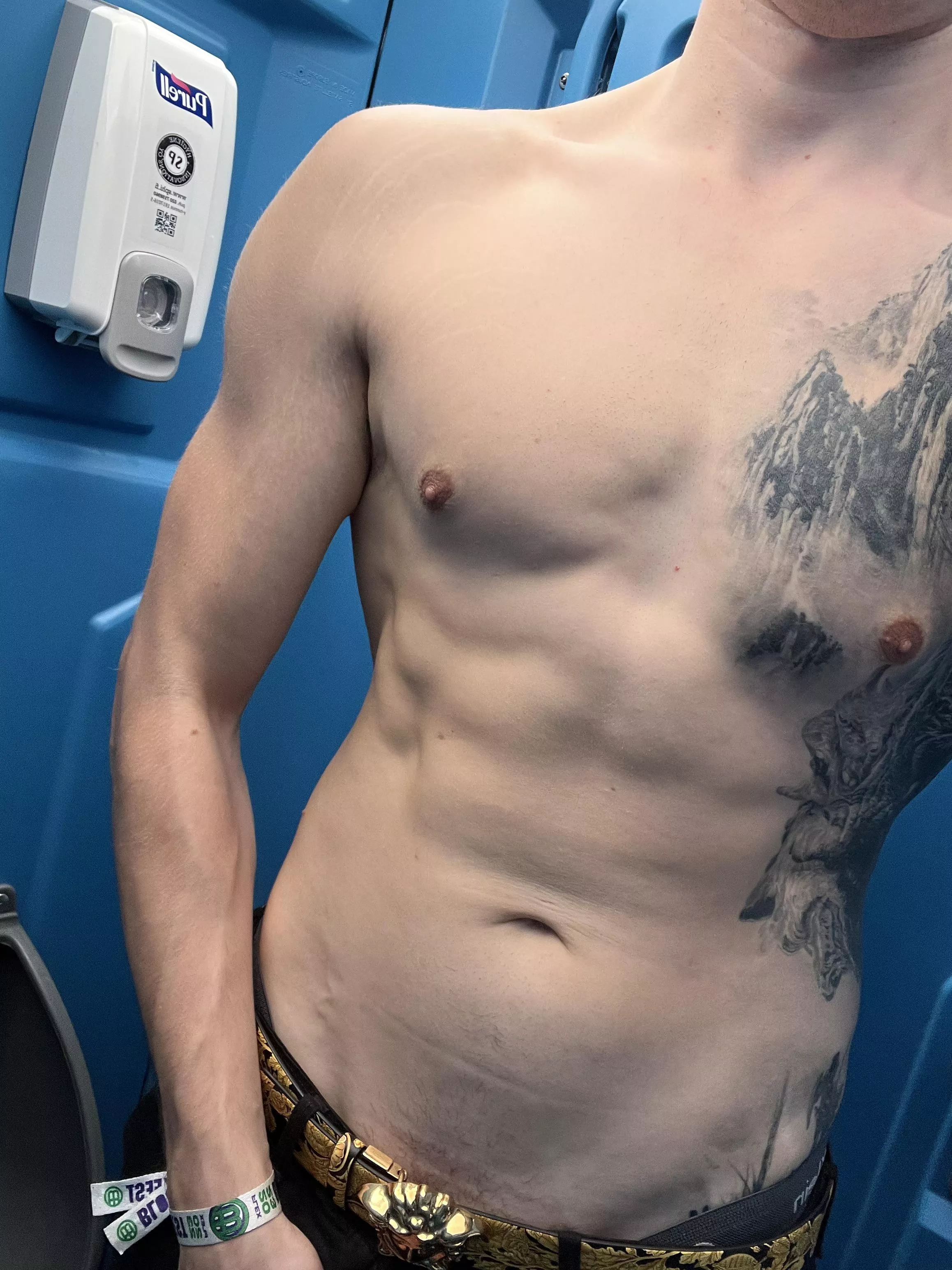 U like what u see :3?