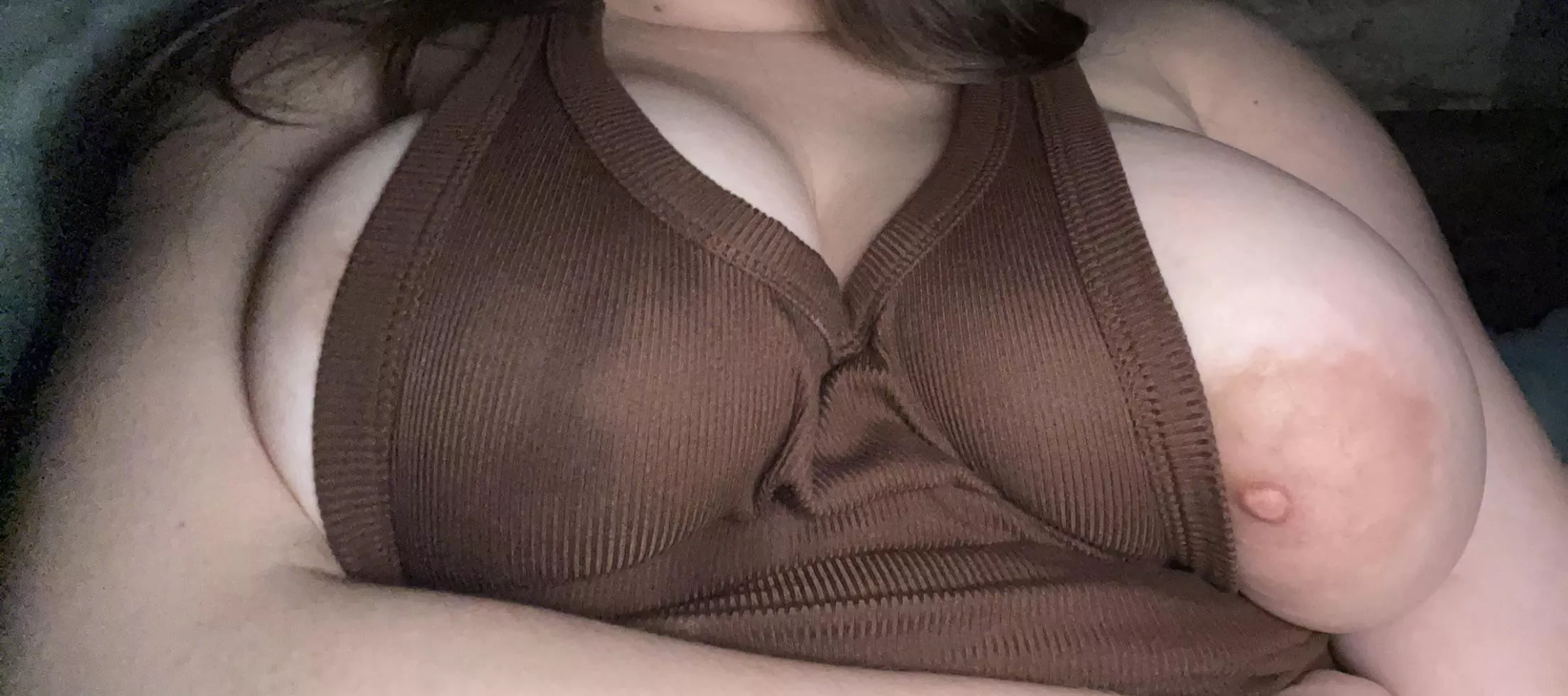 Who likes big titties? 🍒
