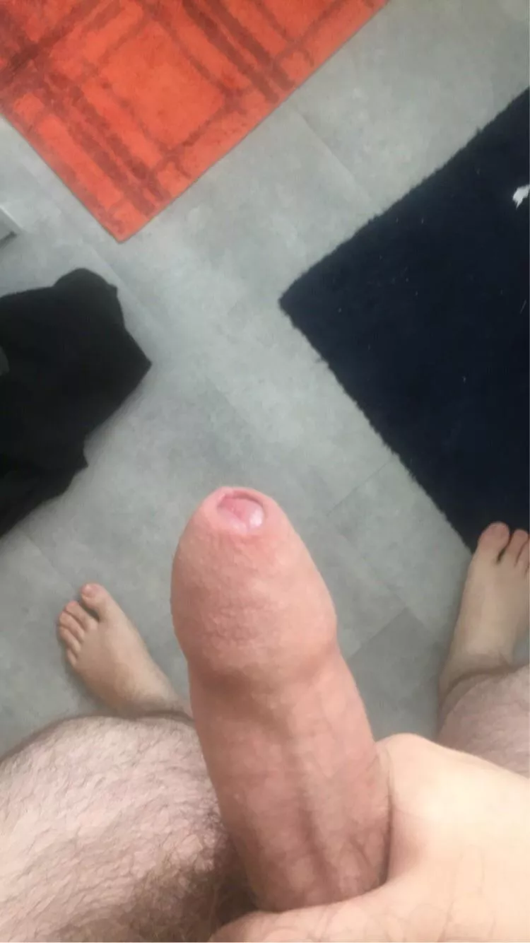 25 horny af send pics if you want to snap