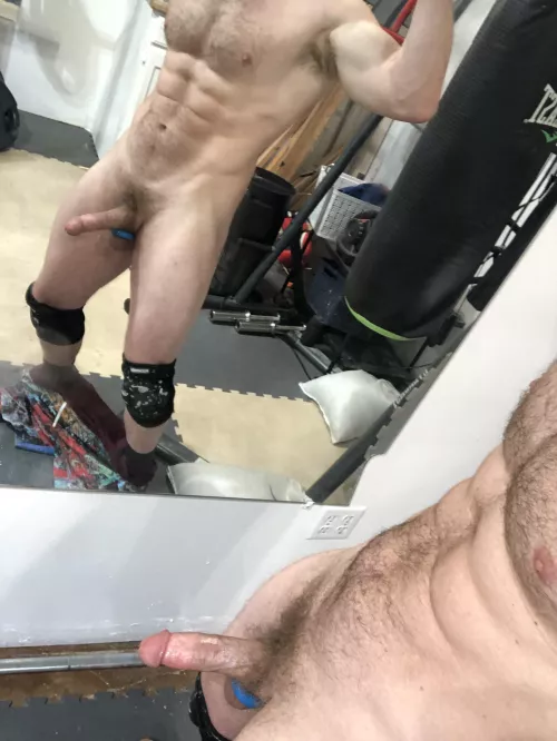 (28) US artist, quick flex when no one is looking lol